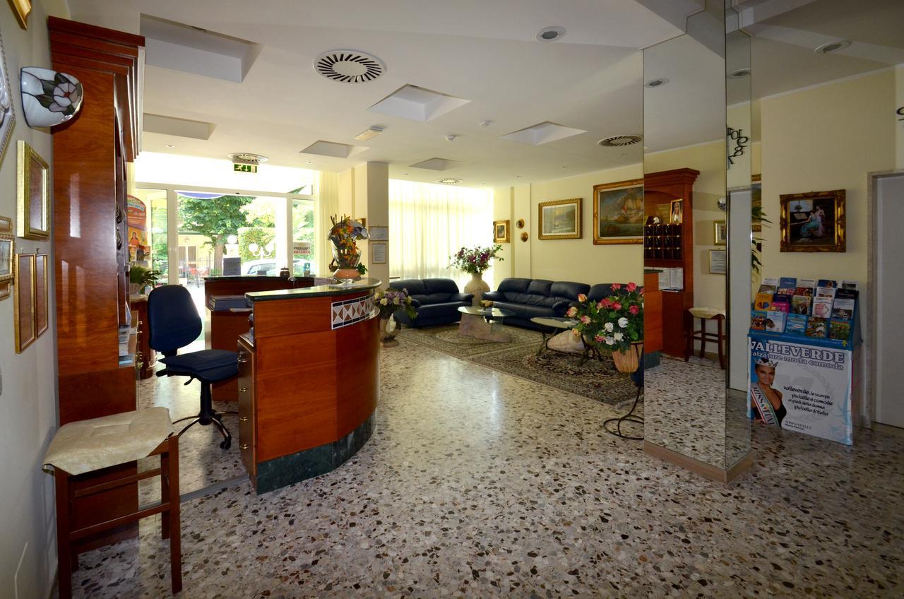 Hotel Cristina Hospitality Centrale (Adults Only) Riccione Eksteriør billede